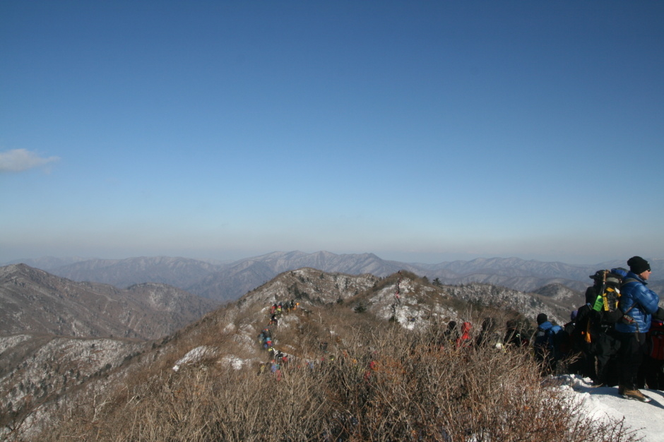 정상에서 바라본 오대산 방향 이미지