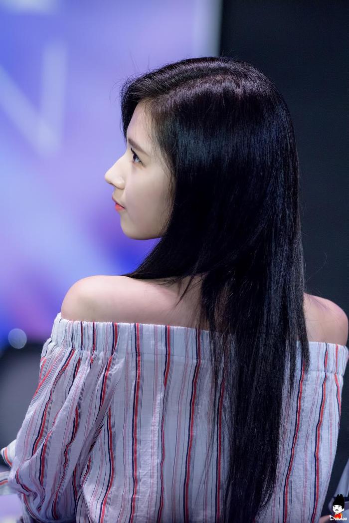 흑발 사나 | 인스티즈