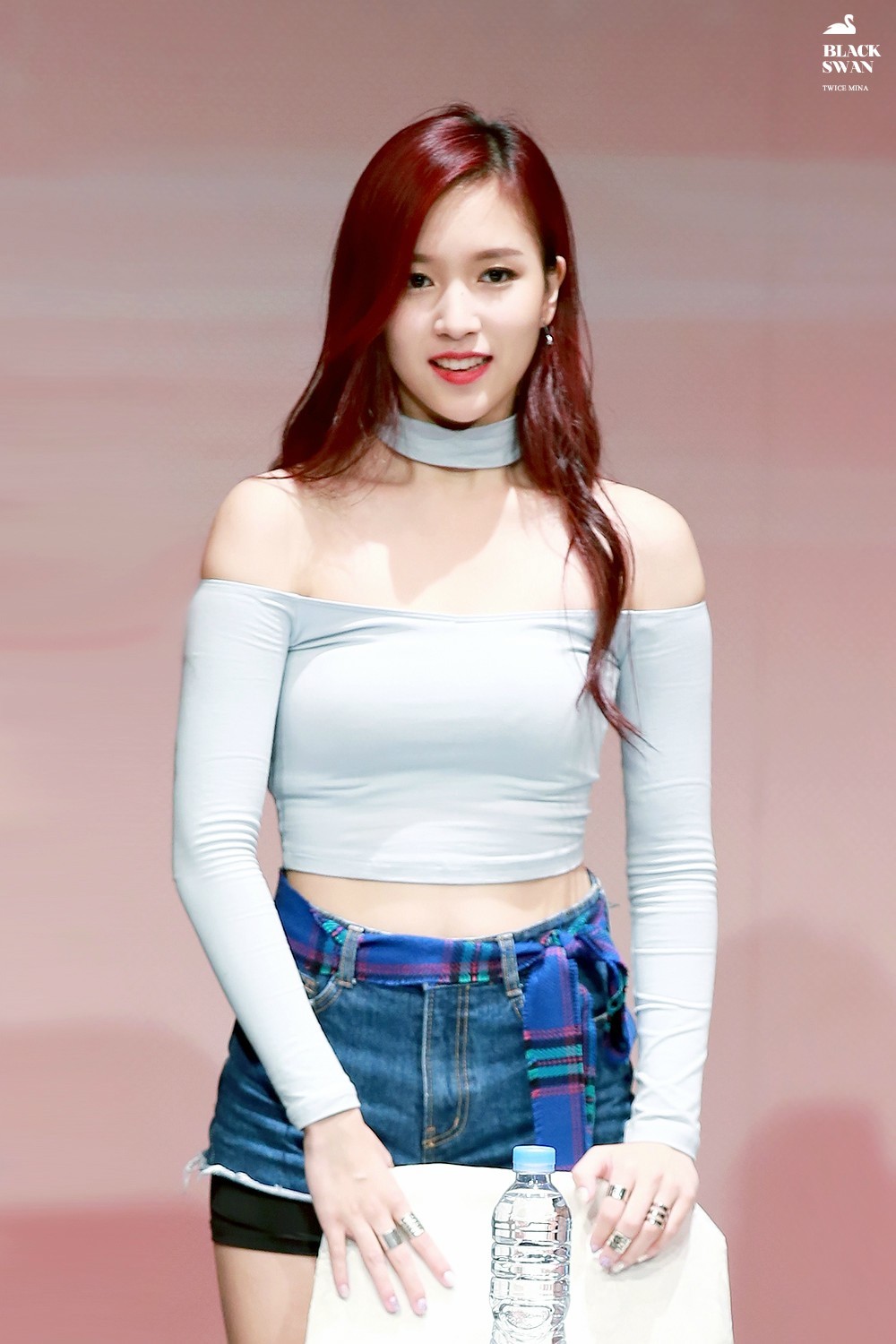 미나 어깨 노출 | 인스티즈