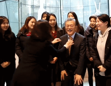 숙명여대에 간 문재인.gif | 인스티즈