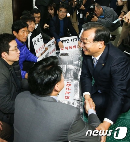 오늘자 이준석 단식 농성 보러간 이정현ㅋㅋㅋㅋ | 인스티즈