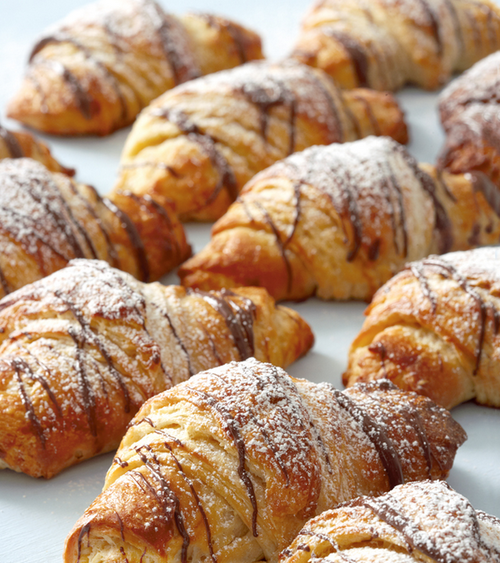 Croissant (크로와상) + Pain au Chocolat (뺑오쇼콜라) | 인스티즈