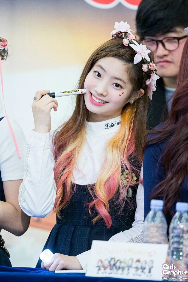 진사 가서 잘 자고있을지 걱정되서 올려보는 트와이스 다현 | 인스티즈