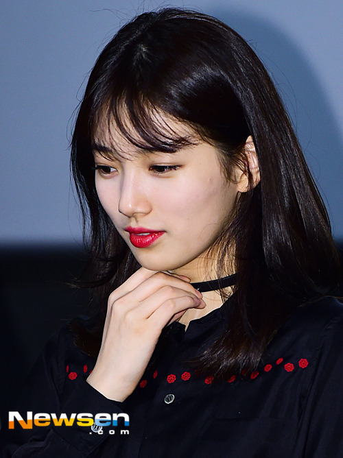 오늘자 올블랙에 레드립 수지 기사사진 프리뷰 모음 | 인스티즈
