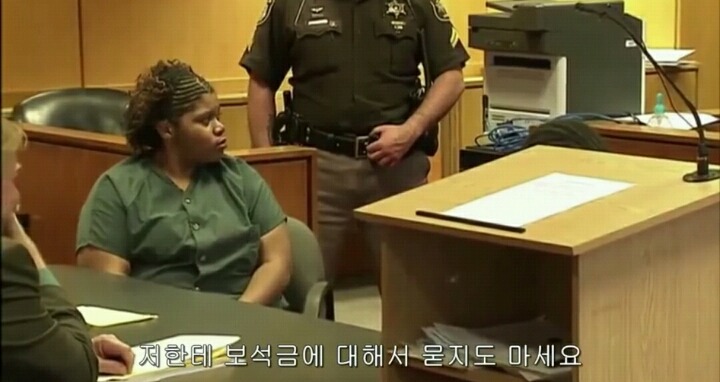 가증스럽게 연기하는 범죄자 박살내는 판사 | 인스티즈