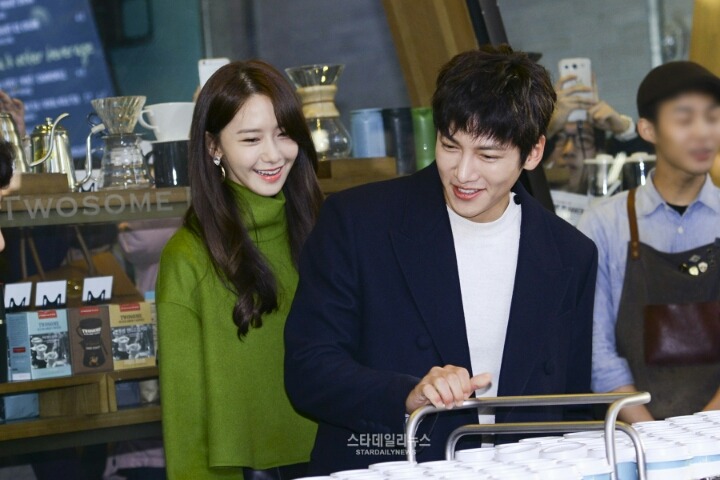 오늘자 윤아 비주얼ㄷㄷㄷㄷ.jpgif | 인스티즈