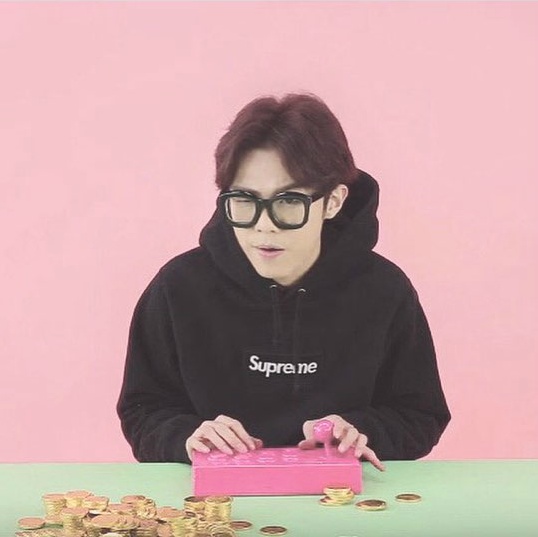 저스트 뮤직의 래퍼 기리보이 옷 스타일 | 인스티즈