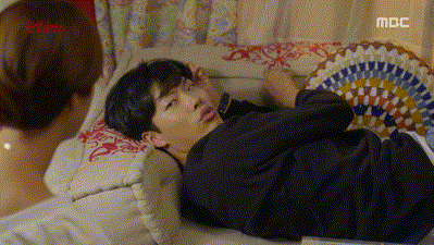 [운빨로맨스] 다짜고짜 보늬(황정음) 집을 찾아간 집 없는 수호(류준열).jpgif | 인스티즈