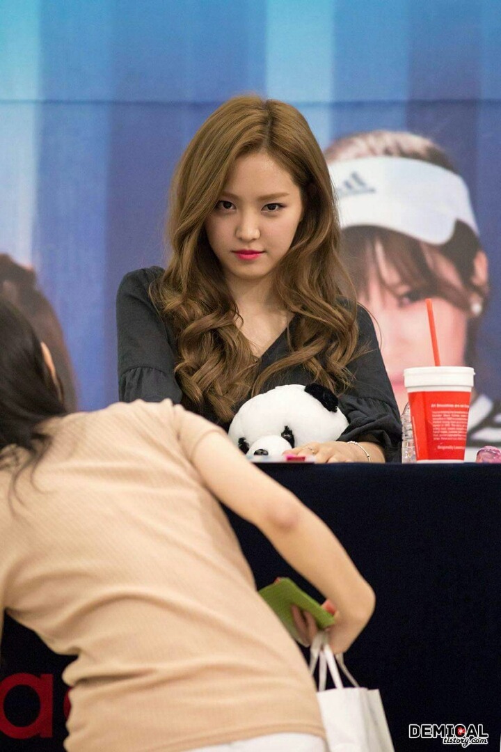 나은씨는 뭐 먹어서 이쁘지???? | 인스티즈