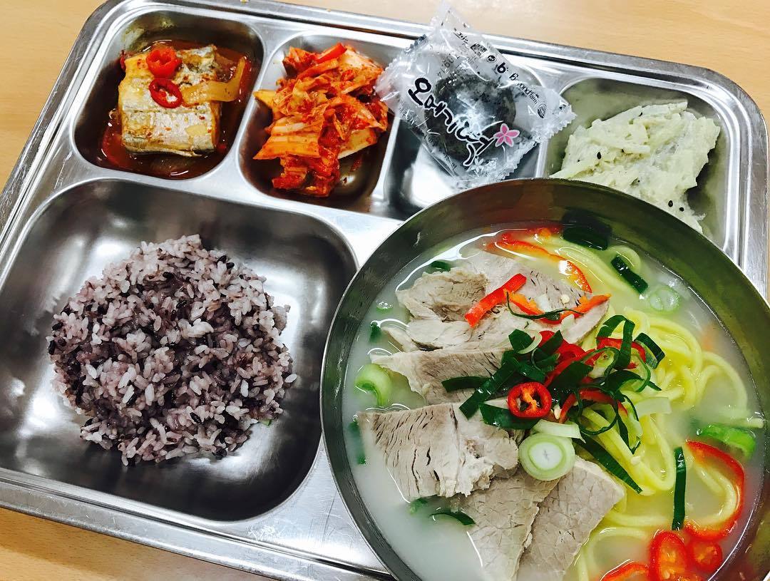어느 고등학교 급식.jpg | 인스티즈