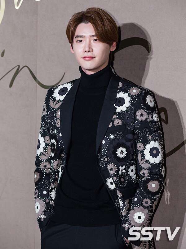 오늘자 버버리(BURBERRY) 행사에 참석한 연예인들.jpg | 인스티즈