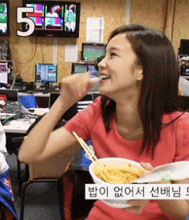 대학가면 매일 당하는 스킨쉽 gif | 인스티즈