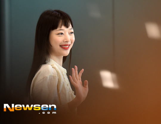 오늘자 설리 | 인스티즈