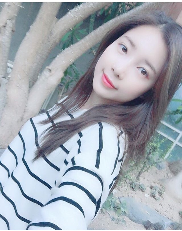 오늘자 윤채경 | 인스티즈