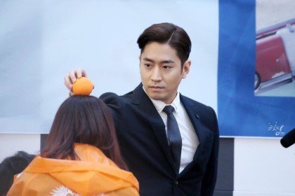 팬싸인회에서 경호원 코스프레한 연예인ㅋㅋㅋㅋ | 인스티즈