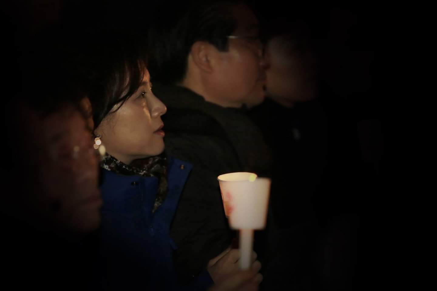남자 정치인들 사이에 있어도 포ㅡ스로 다 발라버리는 유은혜의원 | 인스티즈