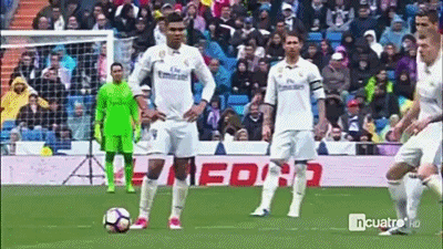 당황한 호날두.gif | 인스티즈
