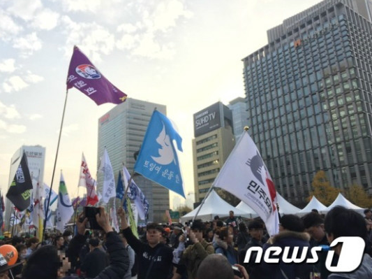 광화문 촛불집회의 개성있는 시위 깃발 모음 | 인스티즈