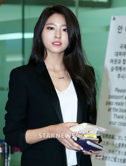 0409 오늘자 일본가는 설현이 | 인스티즈
