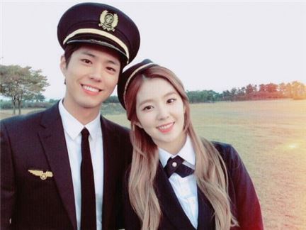 뮤뱅에서 우결찍는 박보검 아이린. gif | 인스티즈