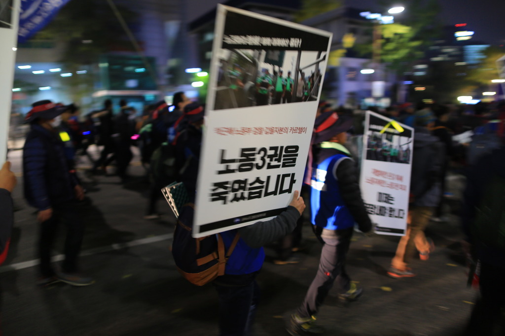 광화문 시위 현장입니다. 못오신분들을 위한 | 인스티즈