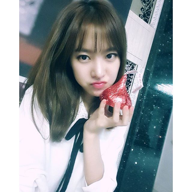 카톡으로 크리스마스때 약속 있냐고 물어보면 크리스마스 다음날 이제 봤다고 답장오게 생김 | 인스티즈