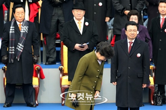 박근혜가 고 김영삼 전대통령만 생각하면 이를 박박 가는 이유.jpg | 인스티즈