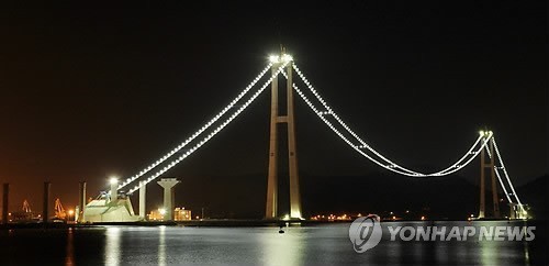 세계에서 가장 높은 콘크리트주탑 현수교 | 인스티즈