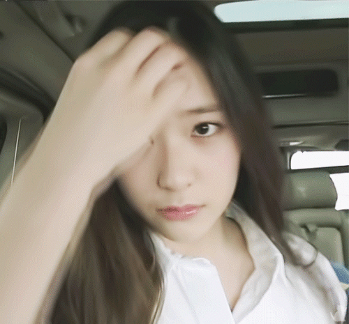 여자가 이럴때 너무 이쁘다.GIF | 인스티즈