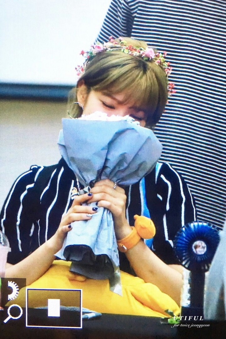 트와이스 정연 주간아이돌 애교짤 ... 그외 | 인스티즈