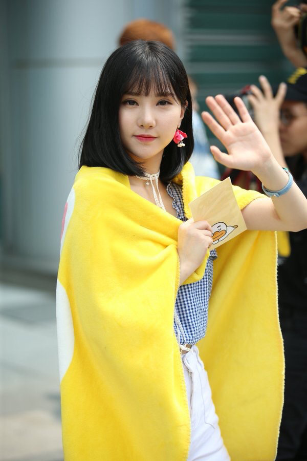 [여자친구] 주문한 와칸다 여권 케이스가 도착해서 은하 | 인스티즈