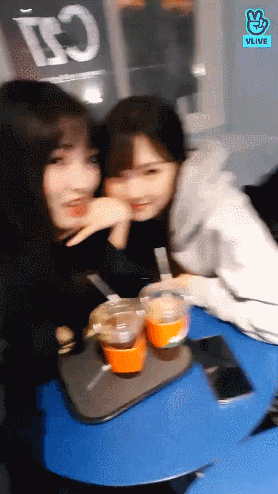 여자친구 예린 유주 v앱.gif | 인스티즈