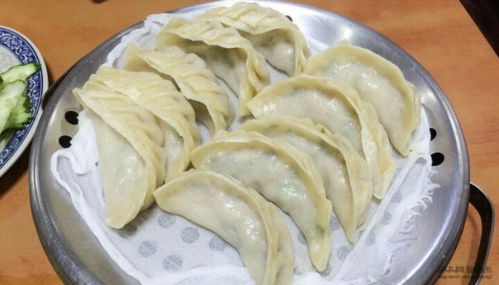 바삭한 맛까지 있는 군만두 vs 촉촉한 찐만두 | 인스티즈