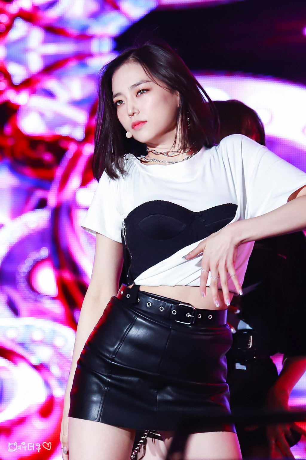CLC 예은의 무대 안팎의 차이.jpg | 인스티즈