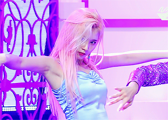 트와이스 입덕직캠 사나 ㄷㄷㄷ.gif | 인스티즈
