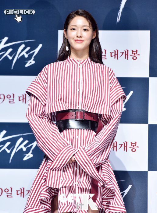 본인이 봐도 엄청 말라보일 정도로 살을 뺐었다는 설현.jpg | 인스티즈