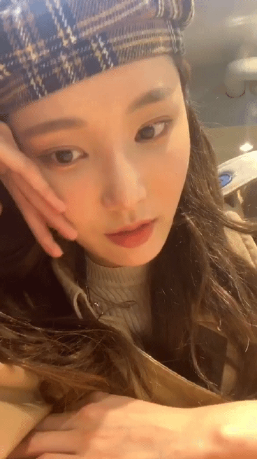 어제 3주년 기념 인스타 라이브한 모모랜드 연우(2).gif | 인스티즈