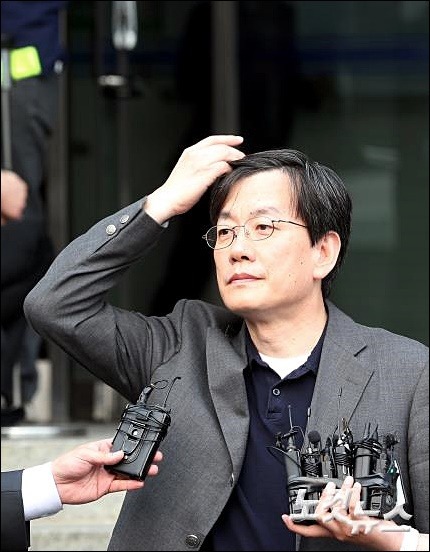 스타일만 캐쥬얼하게 바꾸면 교생선생이라해도 믿을 인물 | 인스티즈