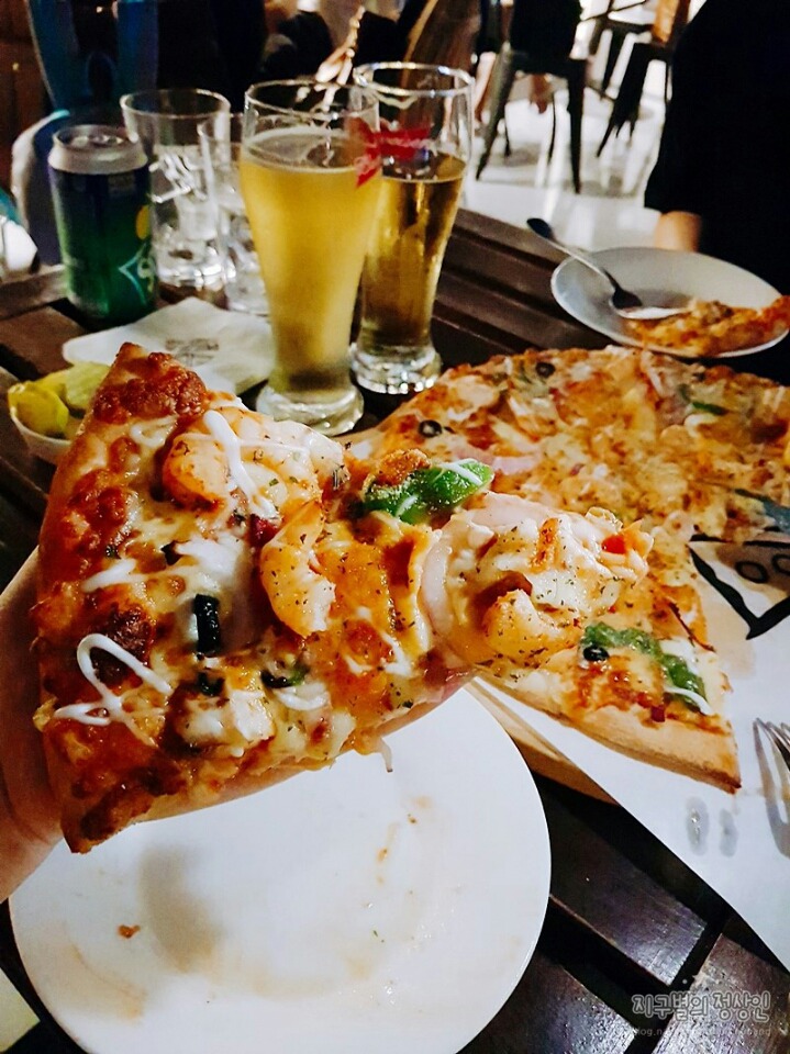 최고의 조합! 피자+맥주=피맥 gifjpg | 인스티즈