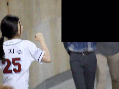 자기도 조금은 이쁜거 알고 있는 뻔뻔한 러블리즈 서지수.gif | 인스티즈