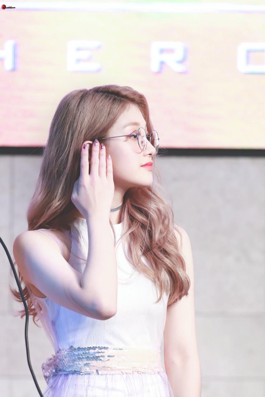 프로미스나인 이서연 | 인스티즈