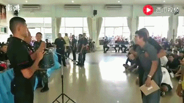 제비뽑기로 군대가는 태국.gif | 인스티즈