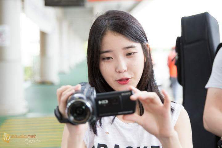 아이유가 말할때 특유의 입모양.jpg | 인스티즈