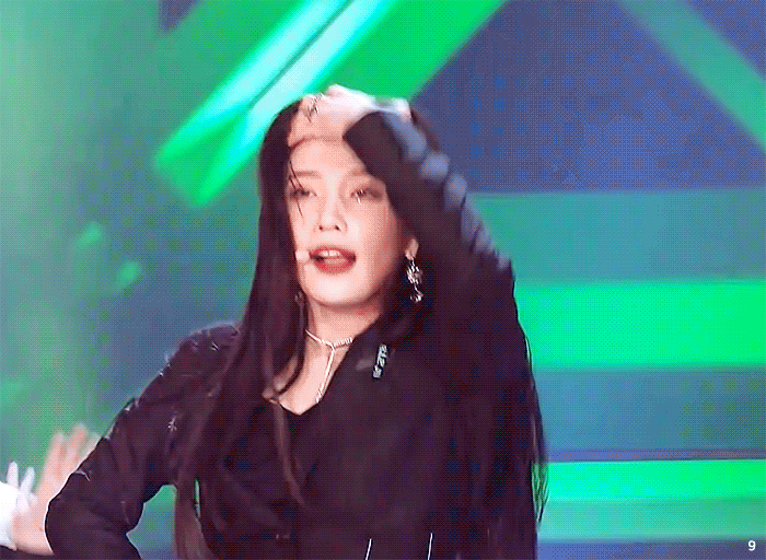 분위기 넘치는 가요대전 레드벨벳 조이.jpgif | 인스티즈