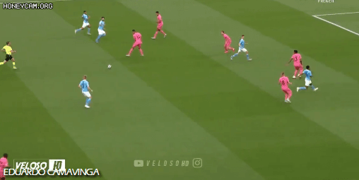 혼자서 레알 마드리드 박살내는 데 브라이너.gif | 인스티즈