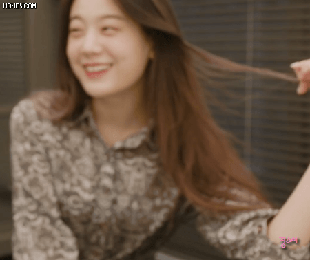 프로미스나인 LOVE BOMB Recording Behind.GIF | 인스티즈