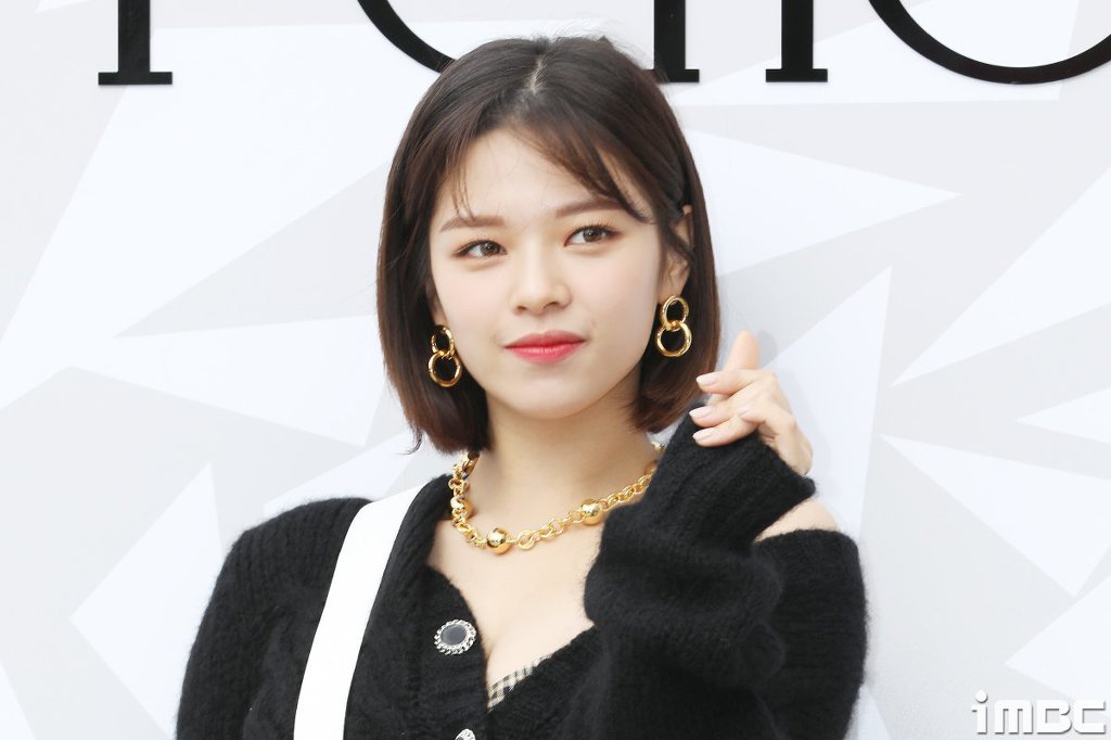 정연이 Jimmy Choo 포토월 갤러리아 백화점 191018 feat. 사생 여워 | 인스티즈