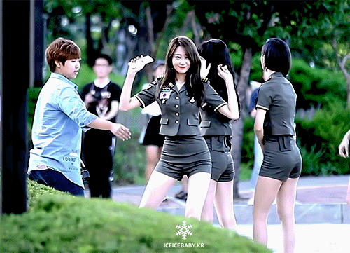 나인뮤지스 경리의 팬서비스 수준.gif | 인스티즈