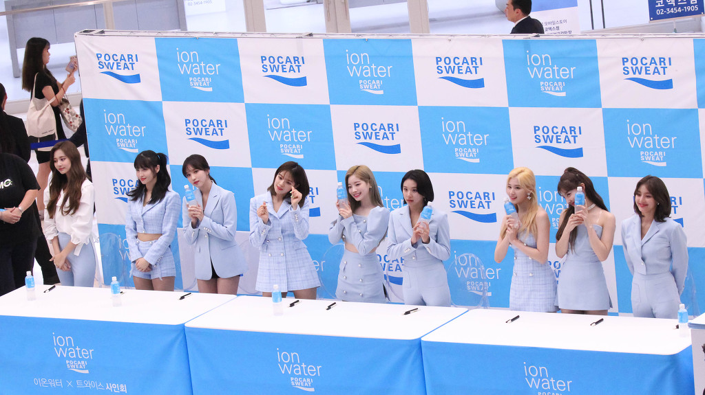 트와이스 단체 사진 모음,unzip 데이터 주의 | 인스티즈