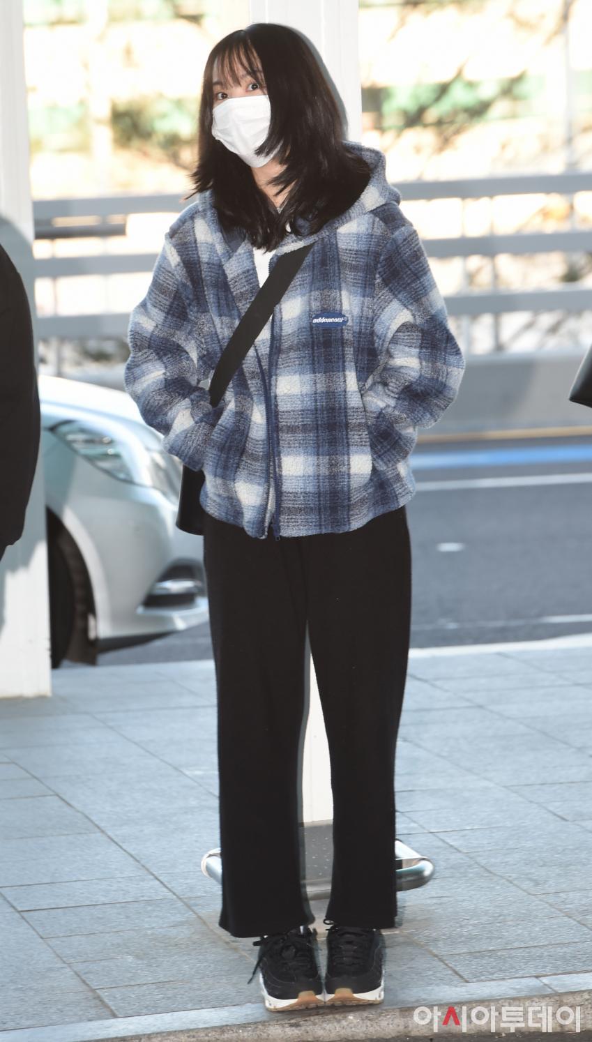 아침 일찍 해외로 출국하는 여자친구.jpg | 인스티즈